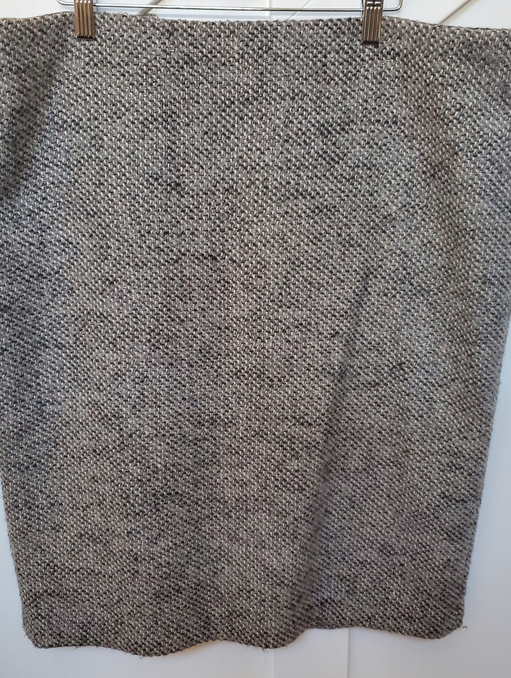 Textured Knit Pencil Wool Skirt in Heathered Gray